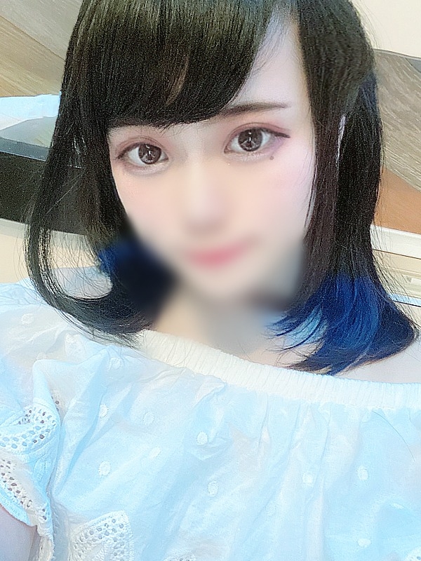 ゆの(18歳、B:87、W:.56、H:85)