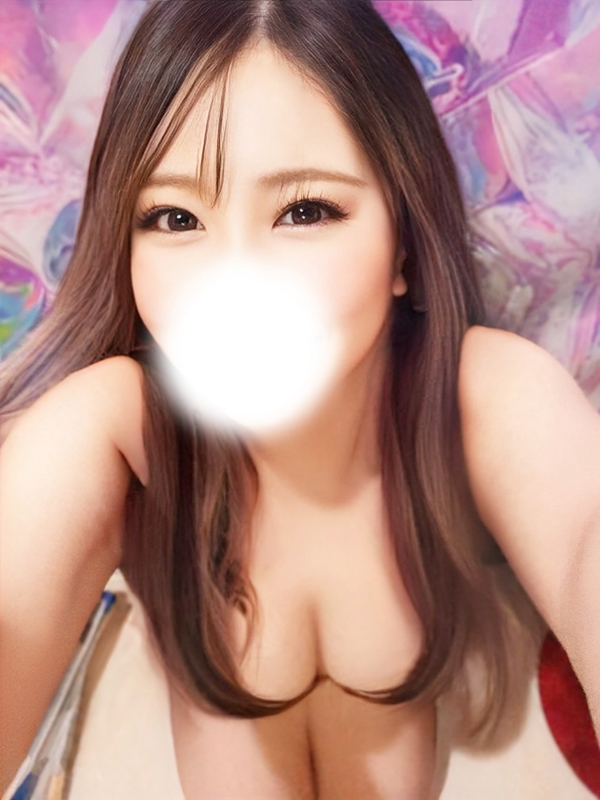 あんず(22歳、B:82、W:.58、H:84)
