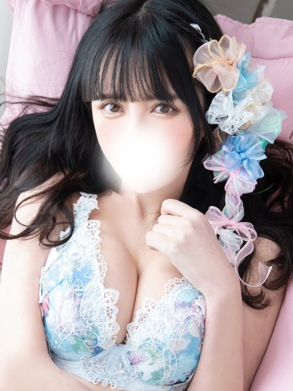 わかな(32歳、B:90、W:.56、H:84)