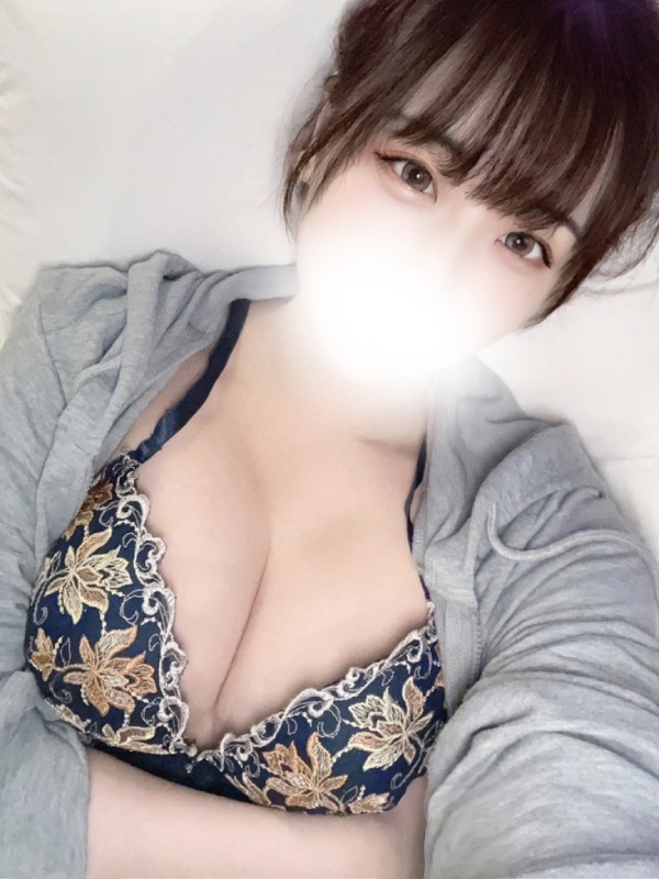 うい(21歳、B:87、W:.57、H:88)