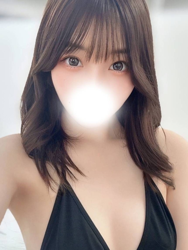 きい(21歳、B:82、W:.58、H:90)