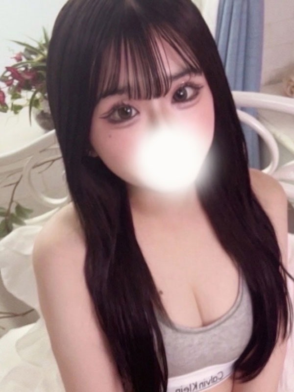 かりな※黒髪可愛い系小柄美少女(20歳、B:80、W:.55、H:82)