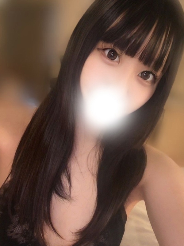あいみ(19歳、B:87、W:.56、H:85)