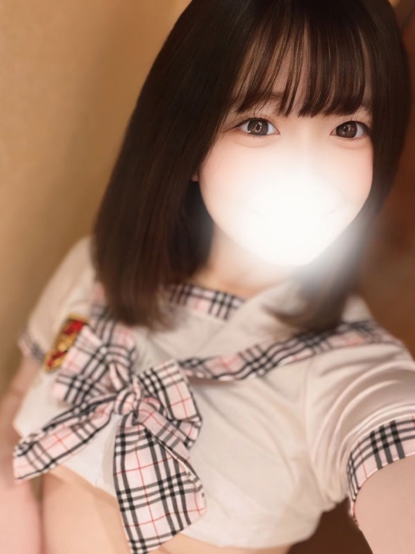 るる※感度抜群アイドル系エロ娘(20歳、B:87、W:.58、H:89)