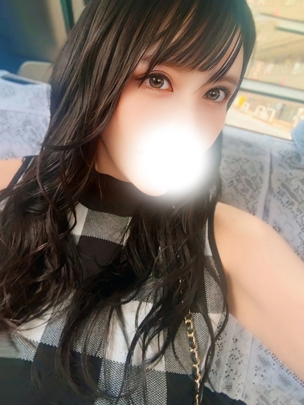 わかな(32歳、B:94、W:.56、H:84)